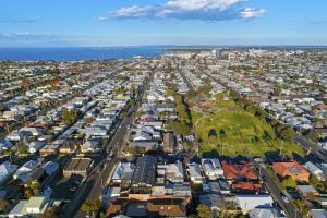 The Pix Studio Modern Industrial Stay