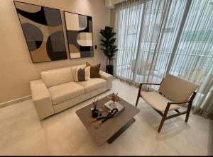 NEW Luxury 2BR King Bed, Gym, & Pool in the heart of Santo Domingo