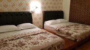 Phòng Ngủ Tập Thể Cho Cả Nam Và Nữ (Mixed Dormitory Room)