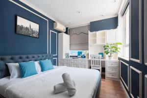 Spacious 4BR apat at Saigon Centre with pool, supermarket, view