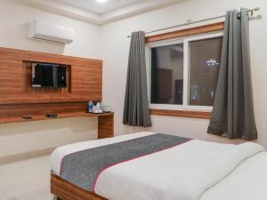 Townhouse Majestic Hotel Near Phoenix Palassio