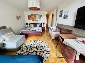 Sunset View Apartment with Logia