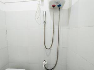 RedDoorz Syariah near RS Siti Khodijah Sepanjang