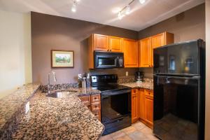 Unique & Comfortable Zephyr Mountain Lodge Condo with Slope and Continental Divide View condo