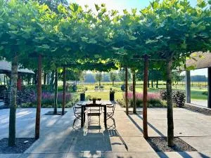 Verblijf in loft van luxe villa de Vossenberg - 哈泽尔东克