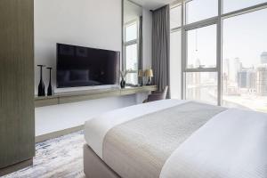 Frank Porter - DAMAC Prive A