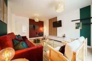 Superb 4BR New House - Killingbeck