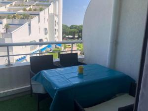 Studio rénové, proche plage couchant, 4 pers, clim, parking privé et wifi privatif