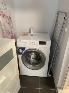 Top Center 2-BR Apartment with lovely Outdoor Area