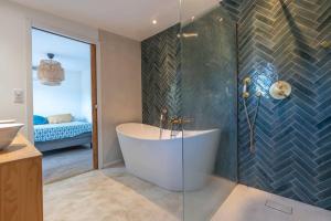 Villas Villa Privee au Coeur du Luberon - Piscine Jardin : photos des chambres
