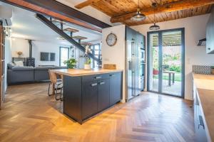 Villas Villa Privee au Coeur du Luberon - Piscine Jardin : photos des chambres