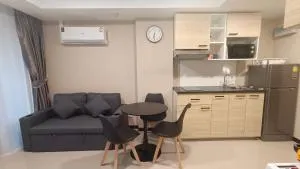 Rawai Beach Condo by Holy Cow - 拉查亚伊岛