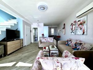 Luxury Diva Sea View Apartment, Bougainville Bay