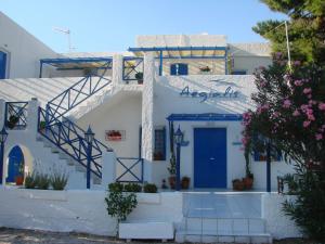 Aegialis Studios & Rooms Syros Greece
