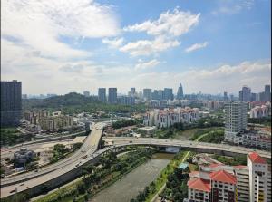 Premium 2BR -2-4pax- near Midvalley-Pavilion 2