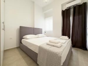 Glenvar Heights I2 90 sqm cozy apt in Paleo Faliro