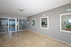 29 Sandringham Mouille Point