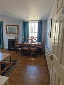 Rose Street 4 bedroom