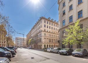 Freedom apartment near Parlament with AC