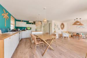 Maison pour 8 avec piscine 500m de la plage