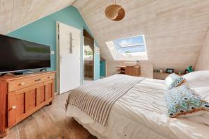 Maisons de vacances Maison pour 8 avec piscine 500m de la plage : photos des chambres