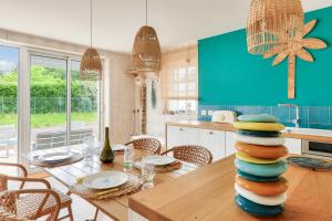 Maisons de vacances Maison pour 8 avec piscine 500m de la plage : photos des chambres
