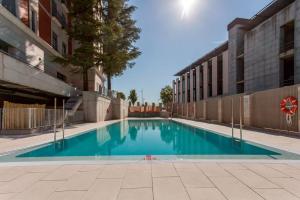 Avenida de San Luis 25, Design and comfort in the true style of Madrid, Book your getaway now!