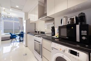 SmartStay at Carson Tower - Panoramic City Views - Modern Luxury Apartments