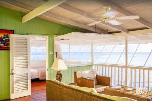 Deep Waterfront west coast 3 bed beach house