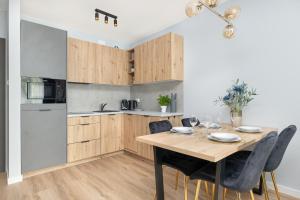 Stylowe Apartamenty z Parkingiem i Balkonem w Kołobrzegu by Noclegi Renters