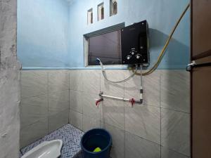 RedDoorz Syariah at Jalan Dieng 4