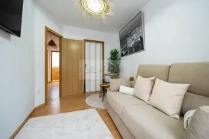 Vive Oviedo 3 By Silastur - Granda