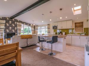 Owls Retreat, Lodge 11