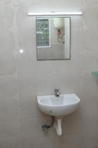 Greams Road Near Apollo Deluxe Fusion Serviced Apartments