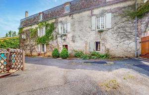 Beautiful Home In Couhe