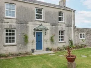 Holly Lodge - Pitney