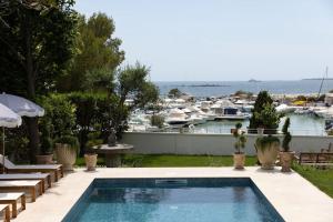 Beach front Villa Cap DAntibes
