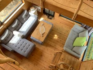 Domek na drzewie w Dolinie Uradu