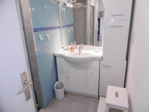 Appartement T2, 28m², Proche Plage, 4 Pers., Parking Privilégié à Narbonne Plage - FR-1-795-10