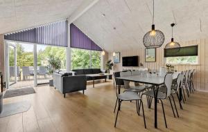 Amazing Home In Glesborg With Sauna