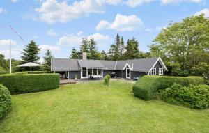 2 Bedroom Beautiful Home In Farsø