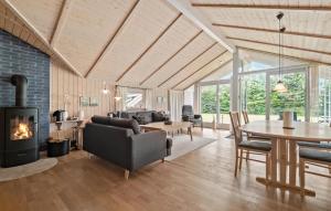 Lovely Home In Hemmet With Kitchen