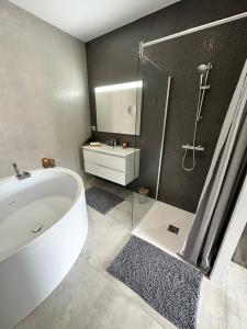 MAISON CONTEMPORAINE proche Chatelaillon plage