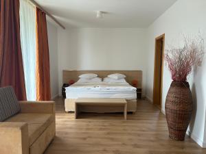 Deluxe Double Room with Shower room in Hotel Legend
