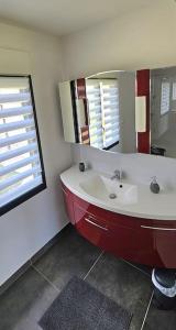 Maisons de vacances Gite des Tamaris Maison Chaleureuse proche Circuit : photos des chambres