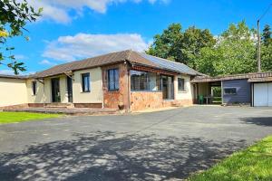 Maisons de vacances Gite des Tamaris Maison Chaleureuse proche Circuit : photos des chambres