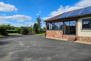 Maisons de vacances Gite des Tamaris Maison Chaleureuse proche Circuit : photos des chambres