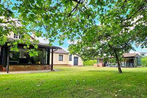 Maisons de vacances Gite des Tamaris Maison Chaleureuse proche Circuit : photos des chambres