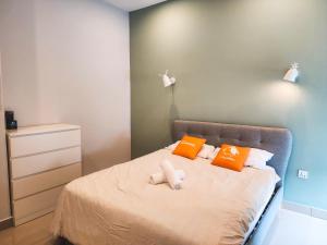 Ayera Residence Muji X Near Permas X Staycation 4BR4B #12 pax by Cowidea