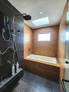 Ayera Residence Muji X Near Permas X Staycation 4BR4B #12 pax by Cowidea